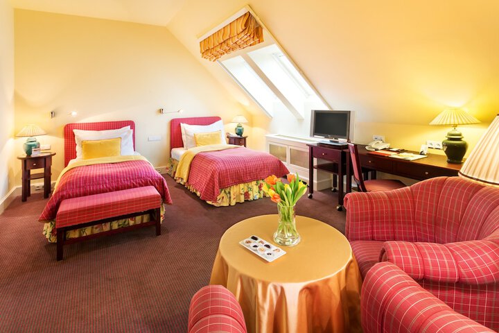 Room 10 of 52