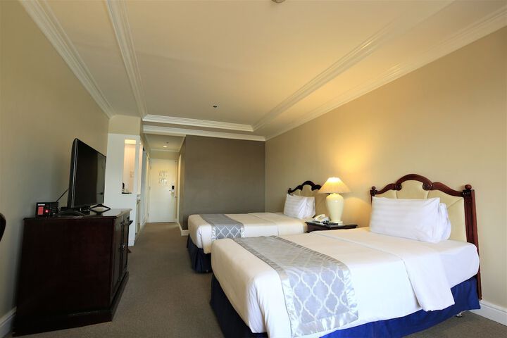 Room 10 of 62