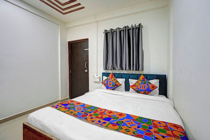 Room 16 of 28