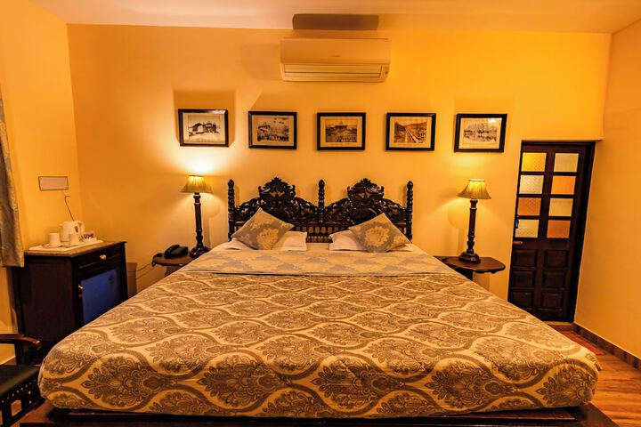 Room 19 of 53