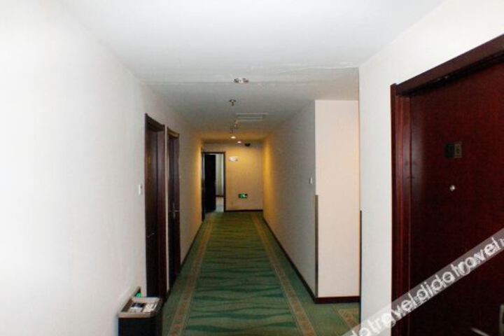 Hotel Interior 5 of 17