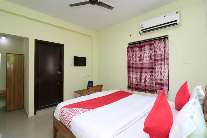 Room 4 of 15