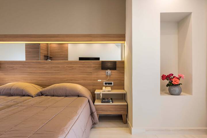 Room 11 of 80
