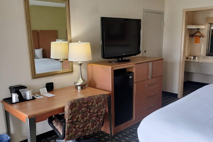 Room 66 of 190