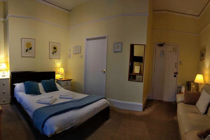 Room 13 of 51