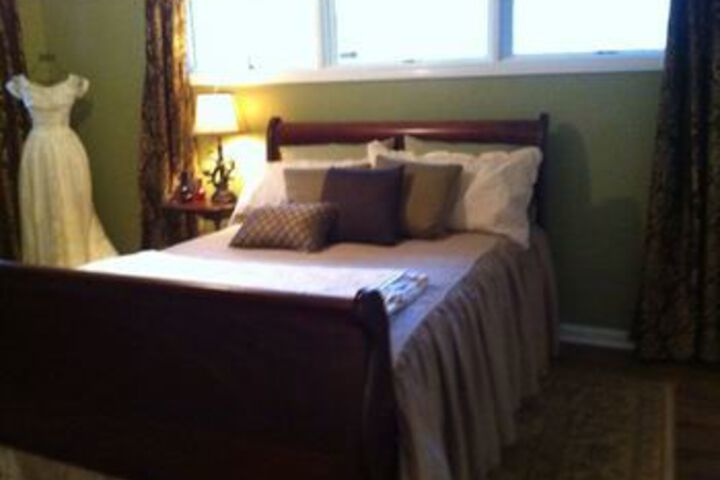 Room 10 of 18
