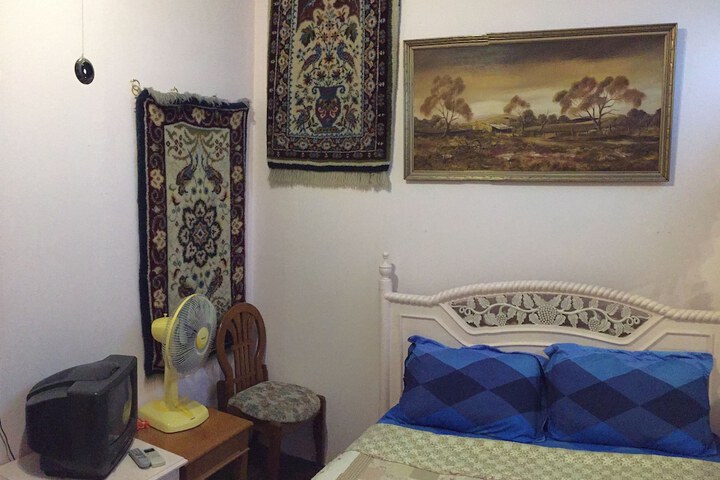 Room 9 of 39