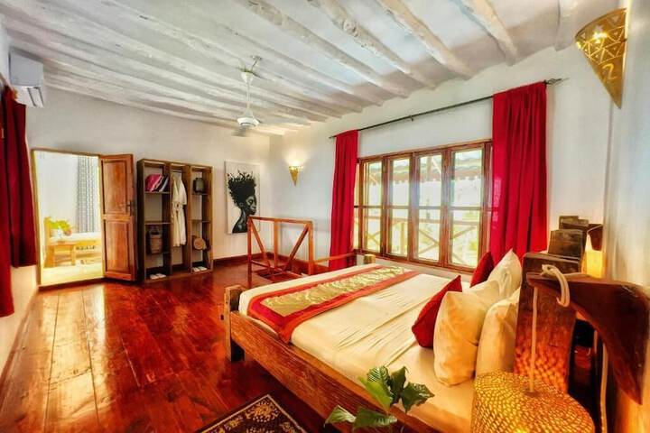 Room 2 of 65