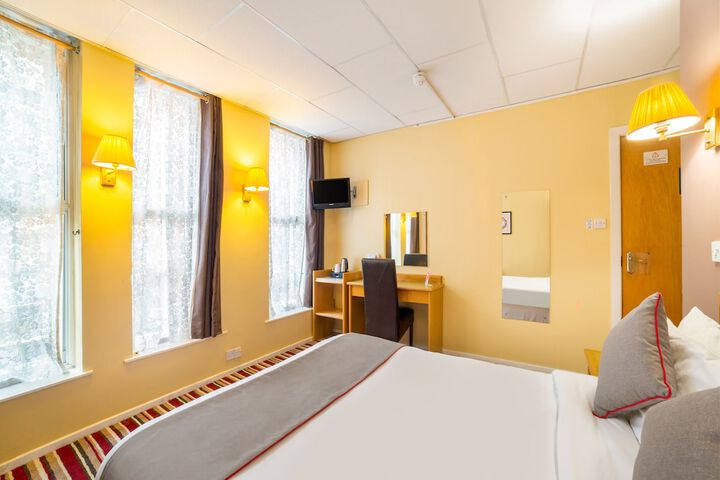 Room 12 of 43