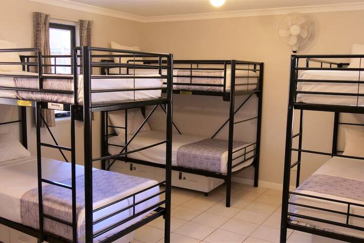Room 9 of 122