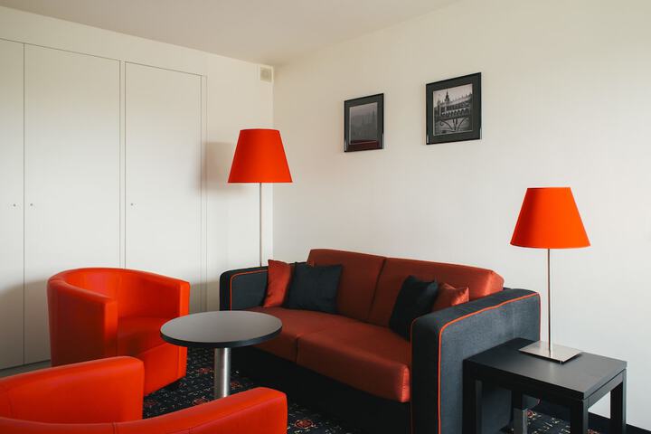 Room 44 of 90