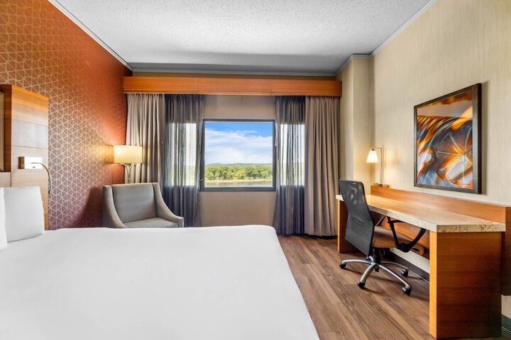 Room 32 of 123
