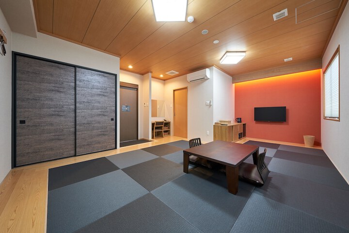 Room 28 of 54