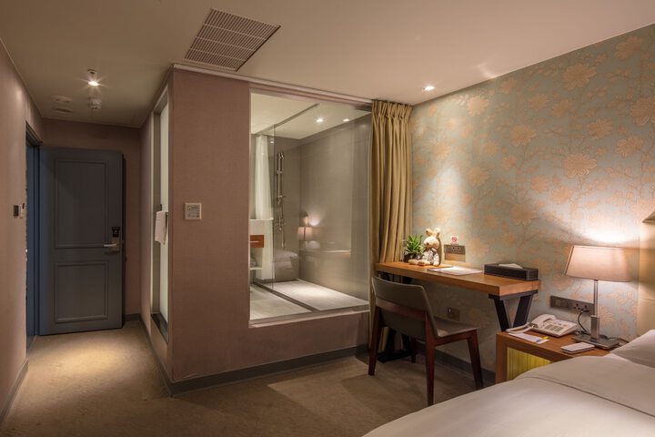 Room 12 of 55