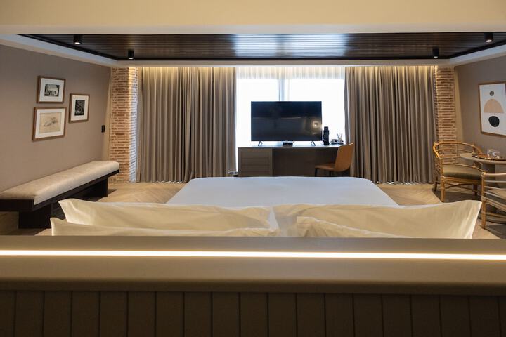 Room 16 of 71