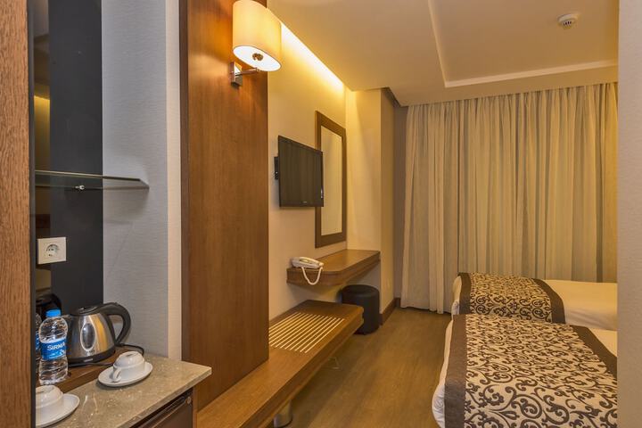 Room 30 of 60