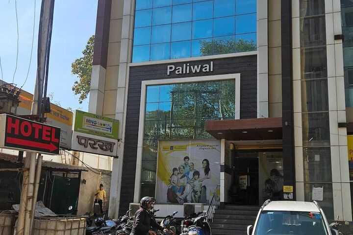 Hotel The Mall Inn by MNG Rooms