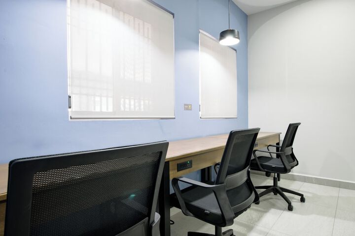 Business Center 215 of 228