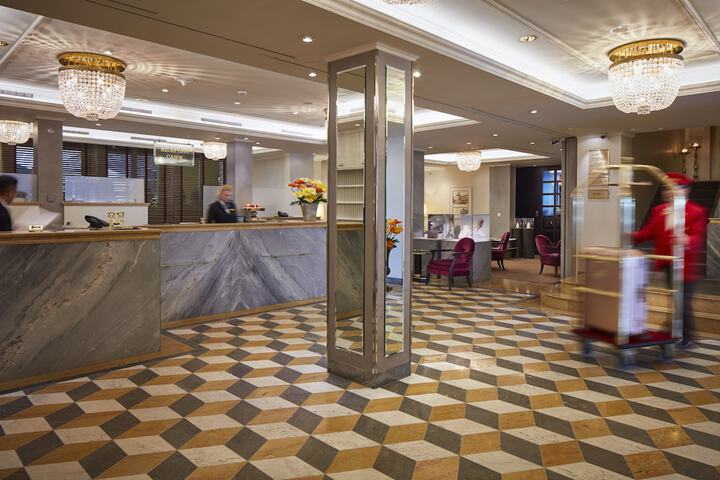 Entrance & Lobby