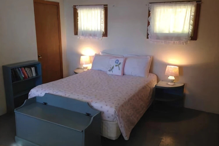 Room 3 of 10