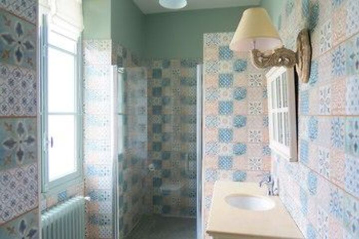 Room 2 of 17
