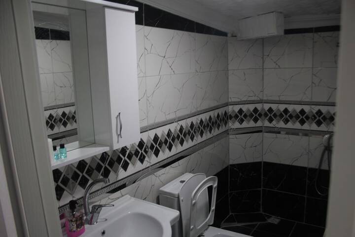 Room 28 of 28