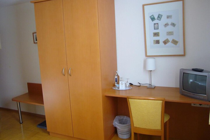 Room 18 of 53