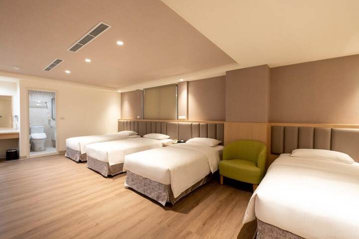 Room 55 of 128