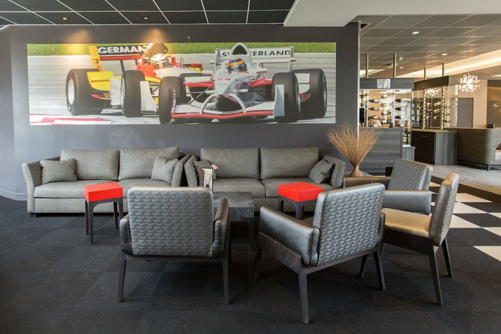 Lounge 63 of 82