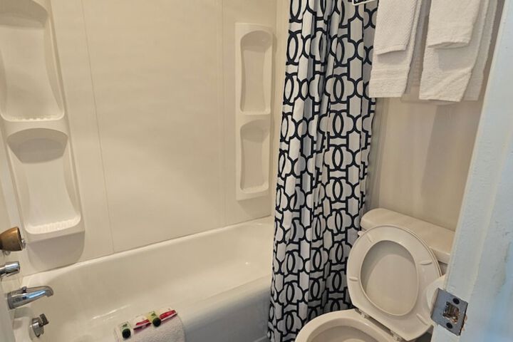 Room 5 of 30