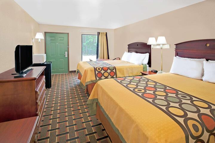2 Double Beds (2 of 4)