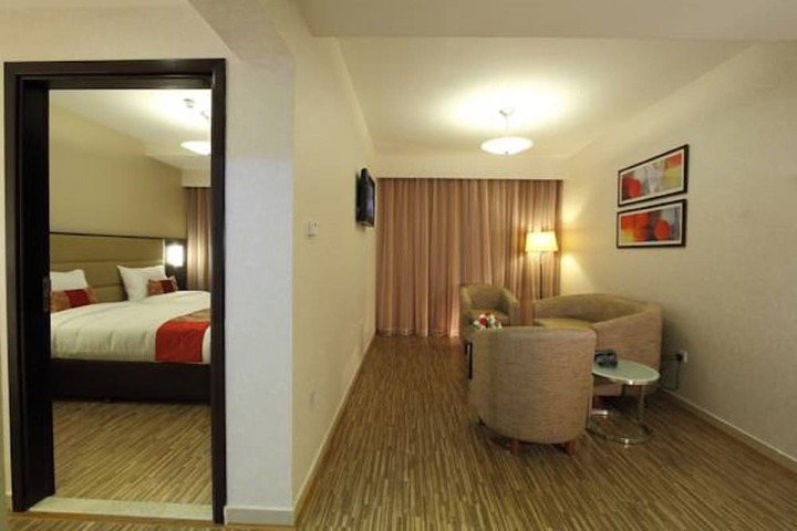 Room 8 of 27