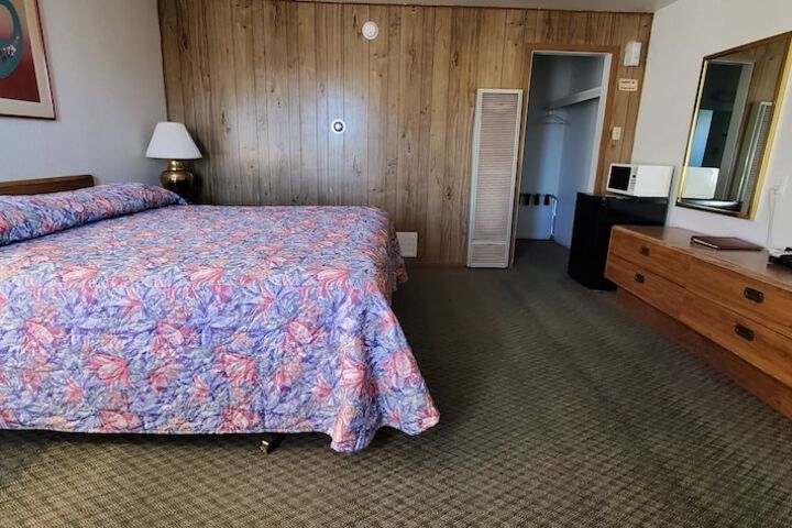 Room 24 of 57