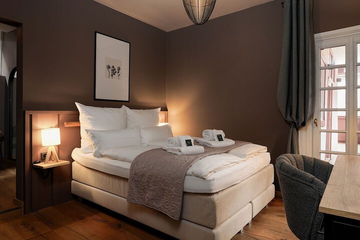 Room 10 of 36