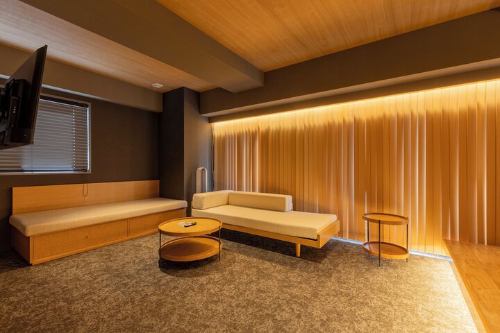 Room 16 of 46
