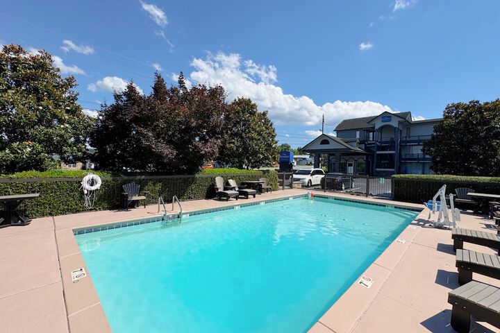 Pool Hotel