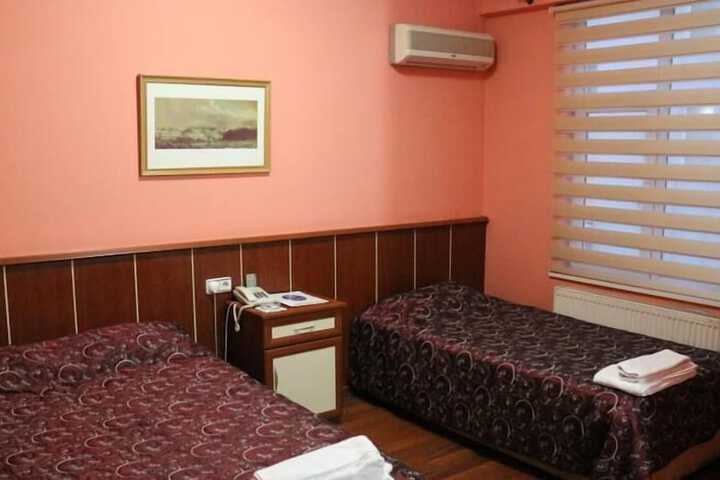 Room 5 of 16