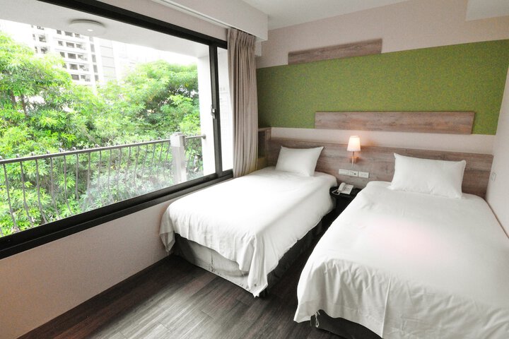 Room 29 of 77