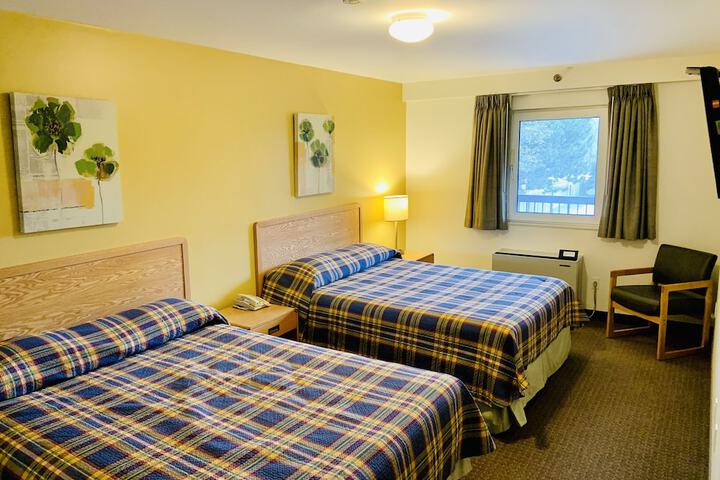 Room 8 of 18
