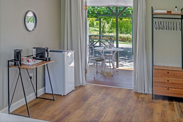 Room 3 of 85