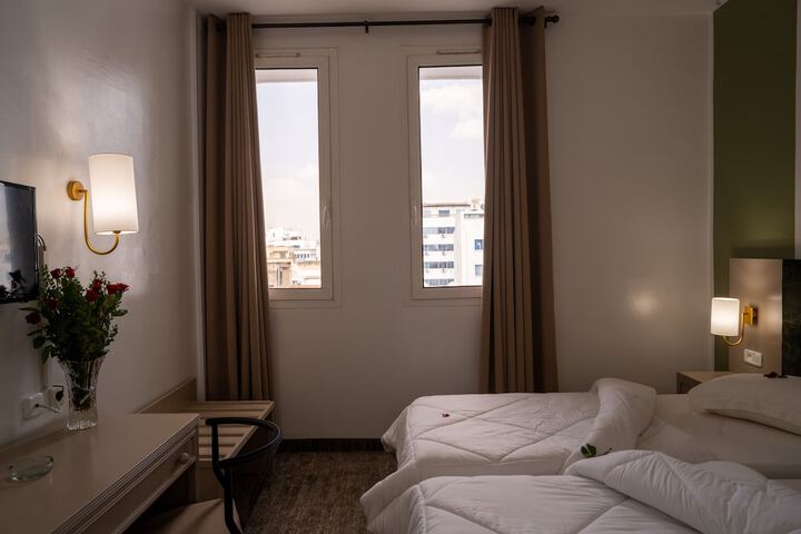 Room 8 of 48