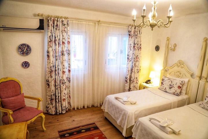 Room 5 of 35