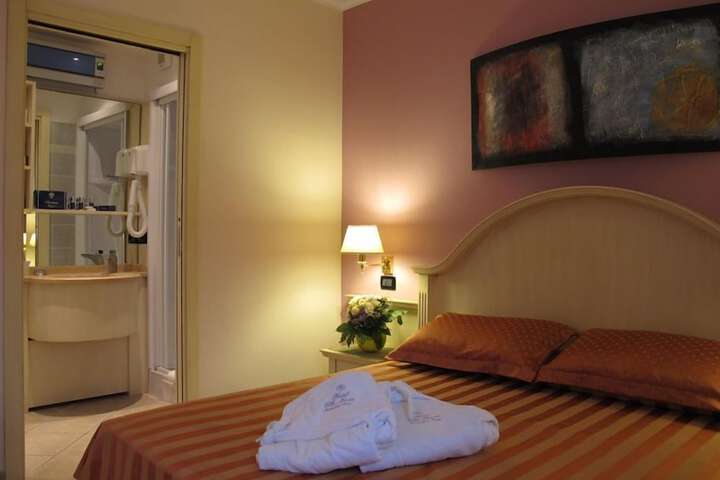 Room 9 of 53