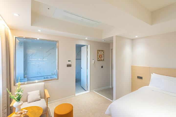 Room 17 of 71