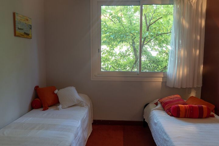 Room 4 of 25