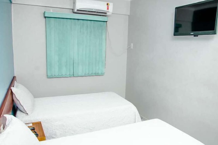 Room 10 of 27