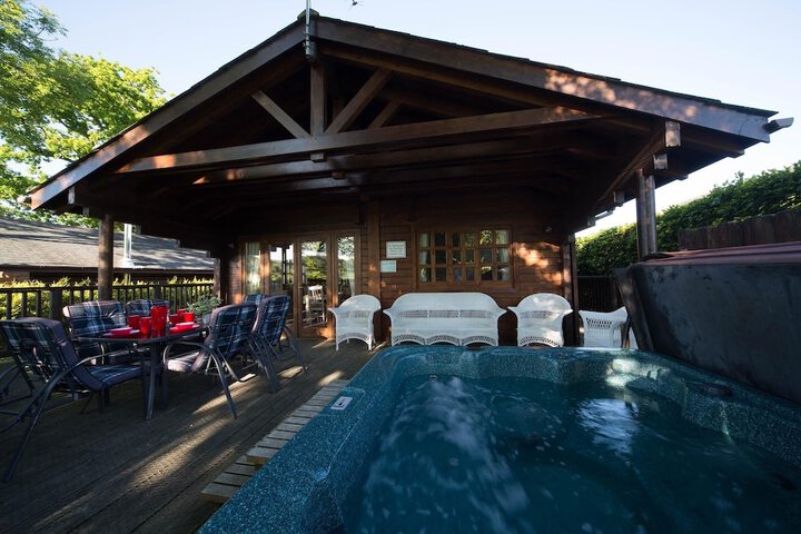 Hot Tub 144 of 150