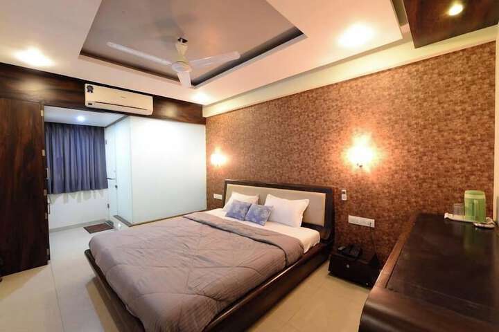 Room 6 of 23
