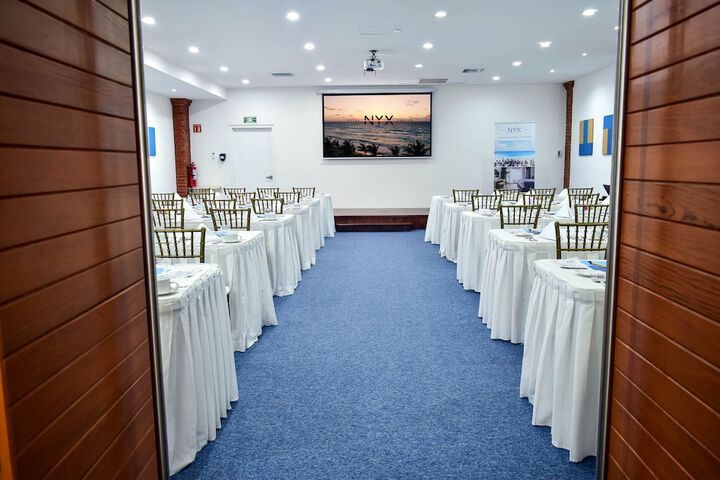 Ballroom/Hall 109 of 143