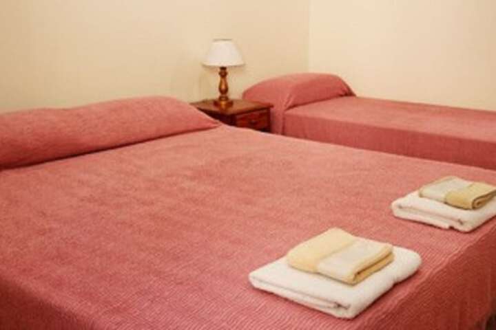 Room 2 of 10